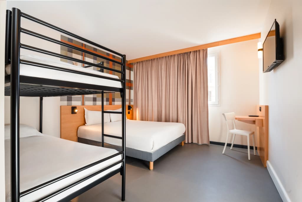 easyHotel Nice Old Town - Photo 3