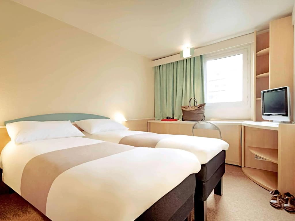 Ibis Grenoble Centre Bastille - Photo 2