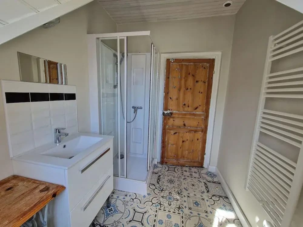 4 Family Home, Walking Distance to the Beach - Miniature 4