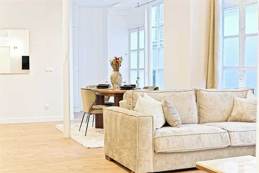 Superb Air-conditioned Flat Galeries Lafayette - Miniature 7