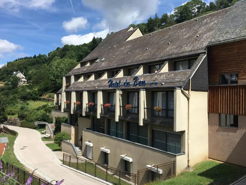 Brit Hotel du Ban - Photo 1