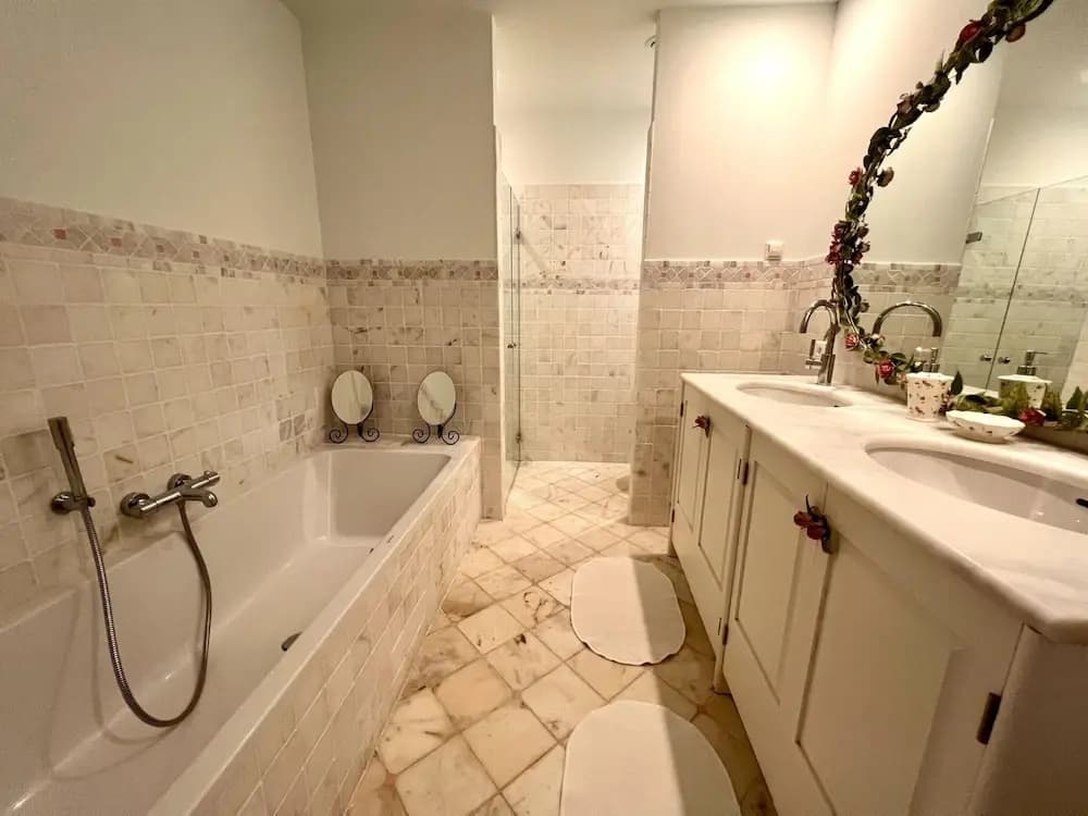 Luxury Villa With Private Pool - Miniature 8