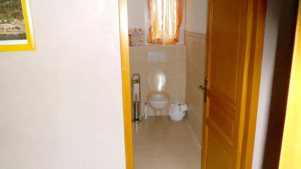 House With 3 Bedrooms in Nages, With Wonderful Lake View and Enclosed - Miniature 8
