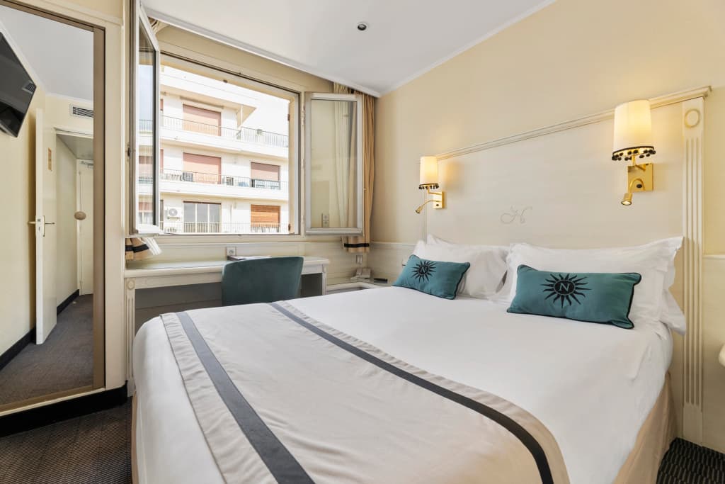 Hotel Napoleon - Photo 4