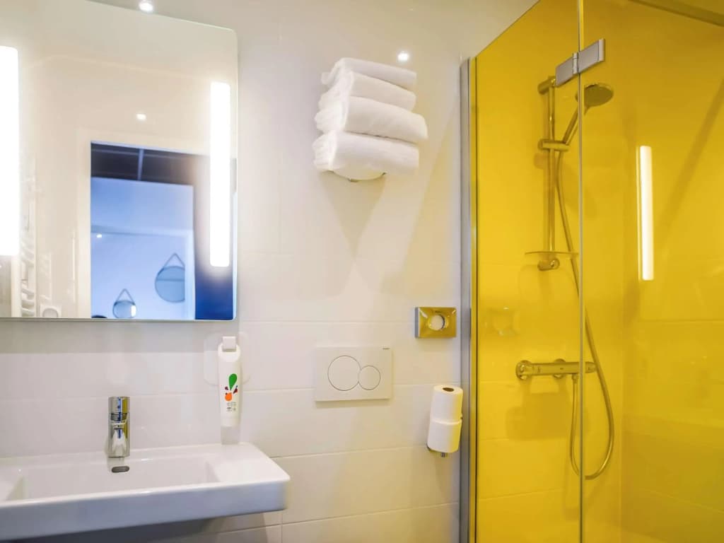 ibis Styles Saumur Gare Centre - Miniature 8
