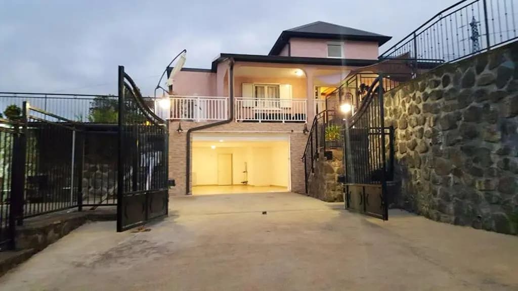 Villa With 8 Bedrooms in Saint-benoît, With Wonderful sea View, Privat - Photo 1