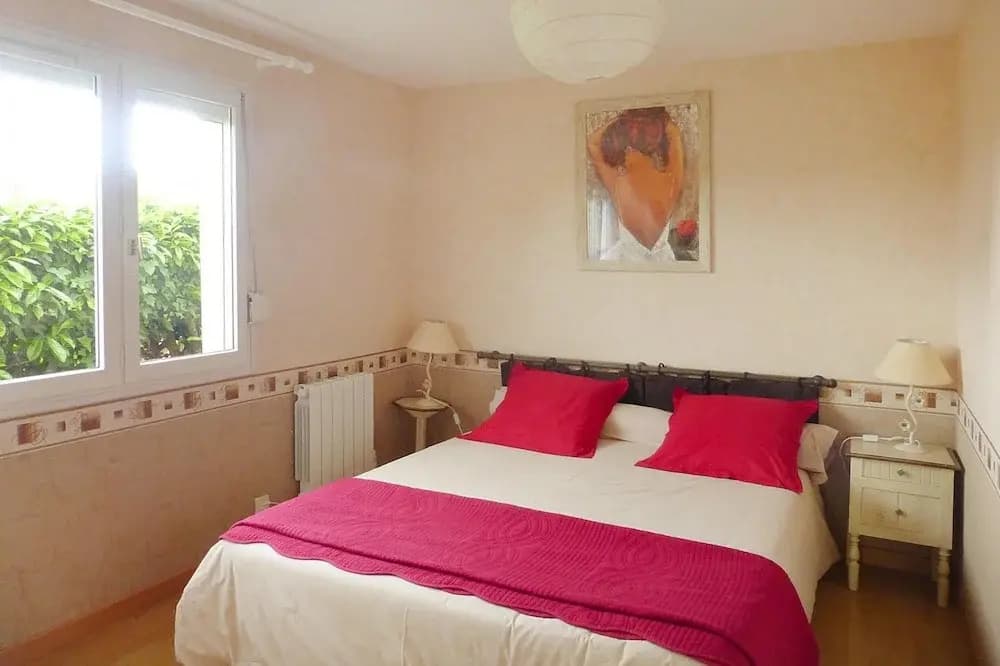 Nice Holiday Home Near the Beach, Hillion - Photo 1