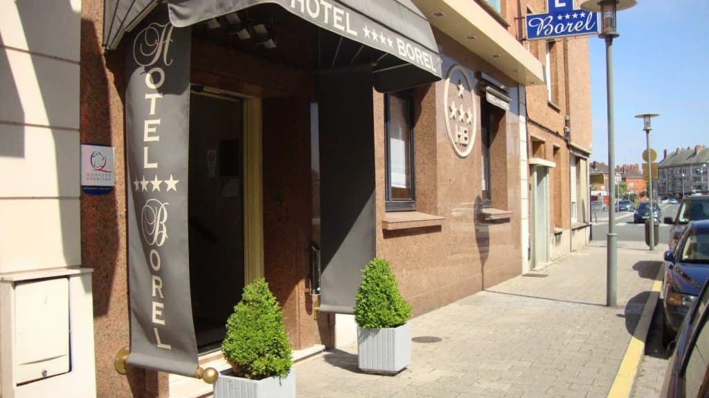 LOGIS Hôtel Borel - Photo 1