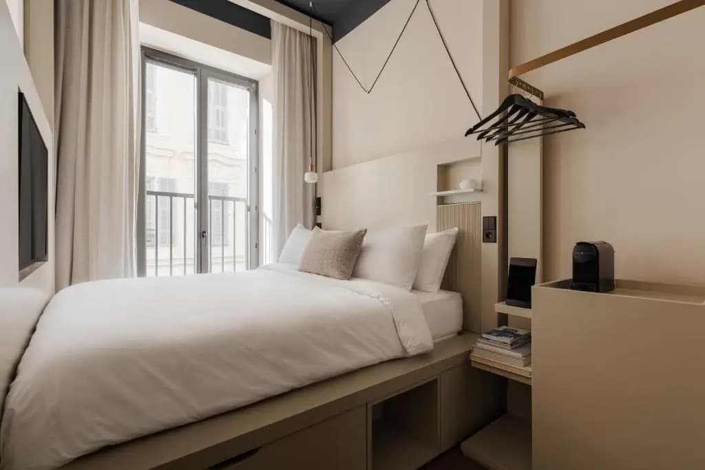 Ikonik Jean Medecin Hotel - Miniature 7