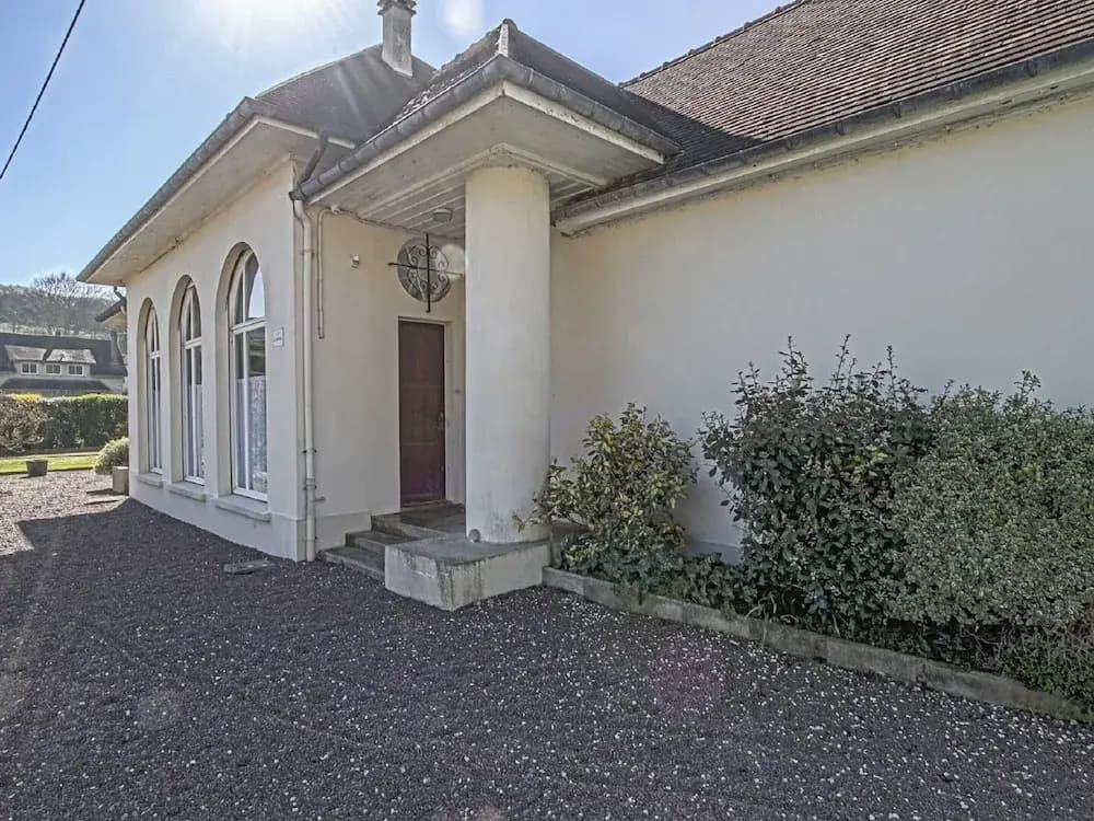 Spacious Holiday Home With Garden - Photo 1