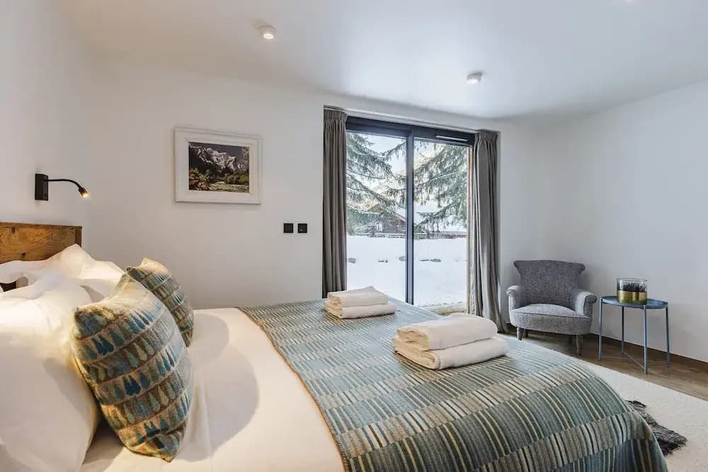 Chalet Black Squirrel Luxury Retreat With hot tub Sauna - Photo 2