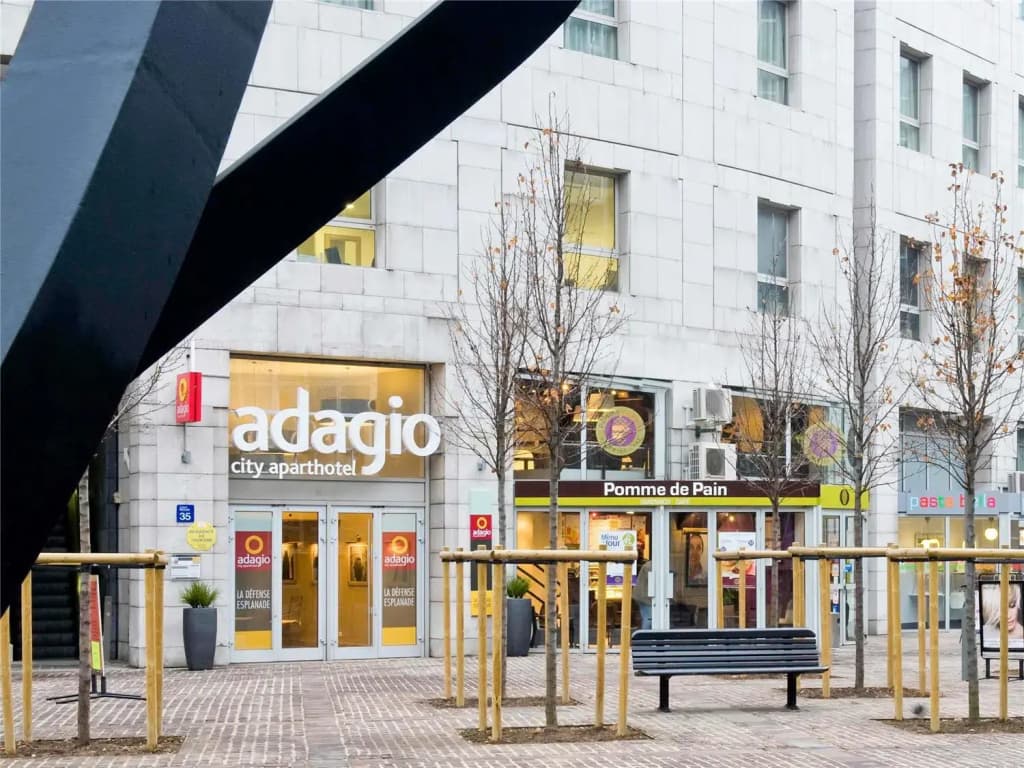 Aparthotel Adagio La Défense Esplanade - Photo 1