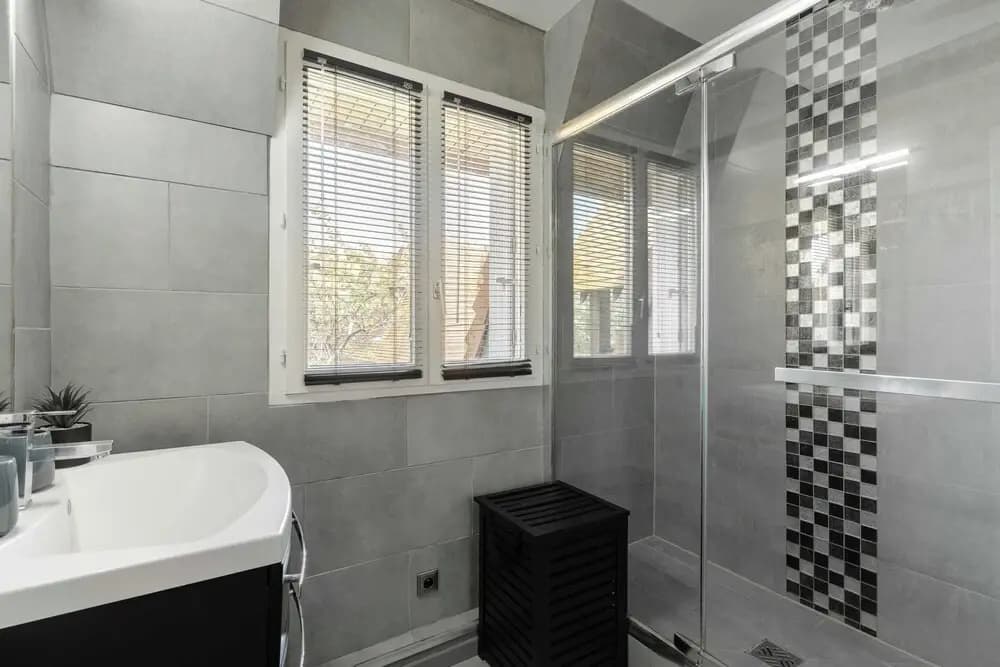 Renovated Apartment Sleeping 6 - Pool and Tennis - Photo 4
