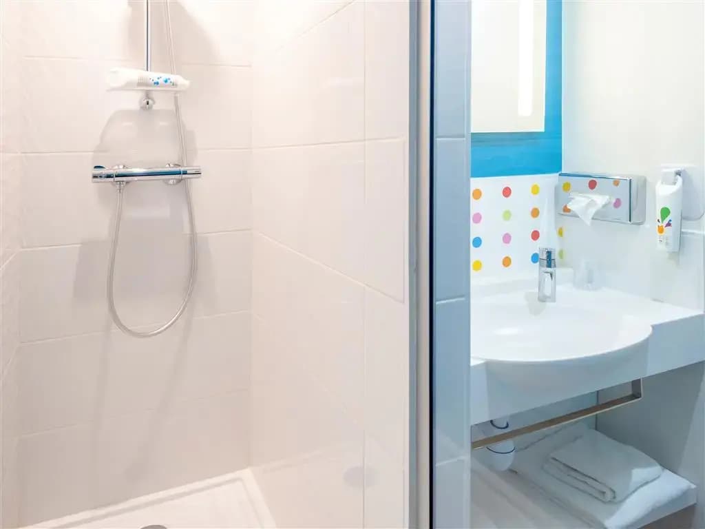 ibis Styles Fréjus Saint-Raphaël - Miniature 7
