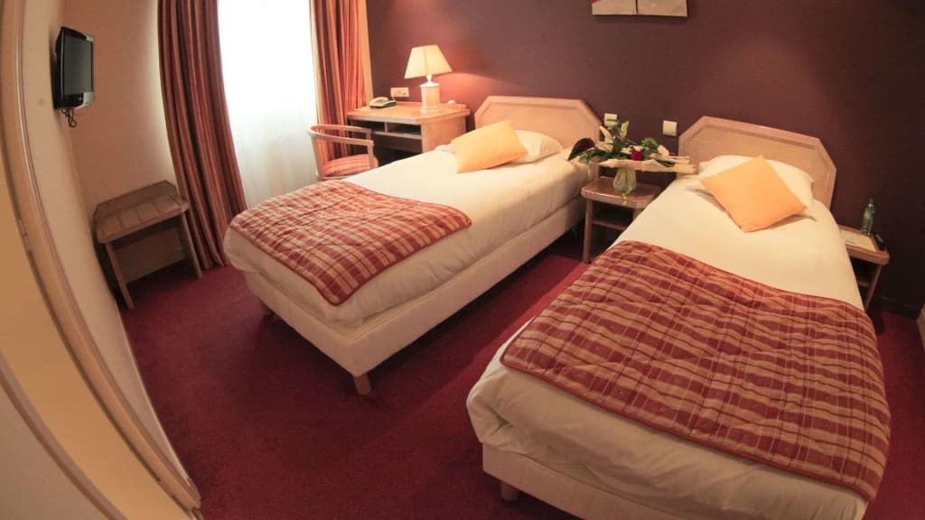 Brit Hotel Les Voyageurs - Photo 5