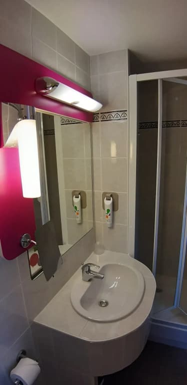 ibis Styles Bourg en Bresse Centre - Miniature 8