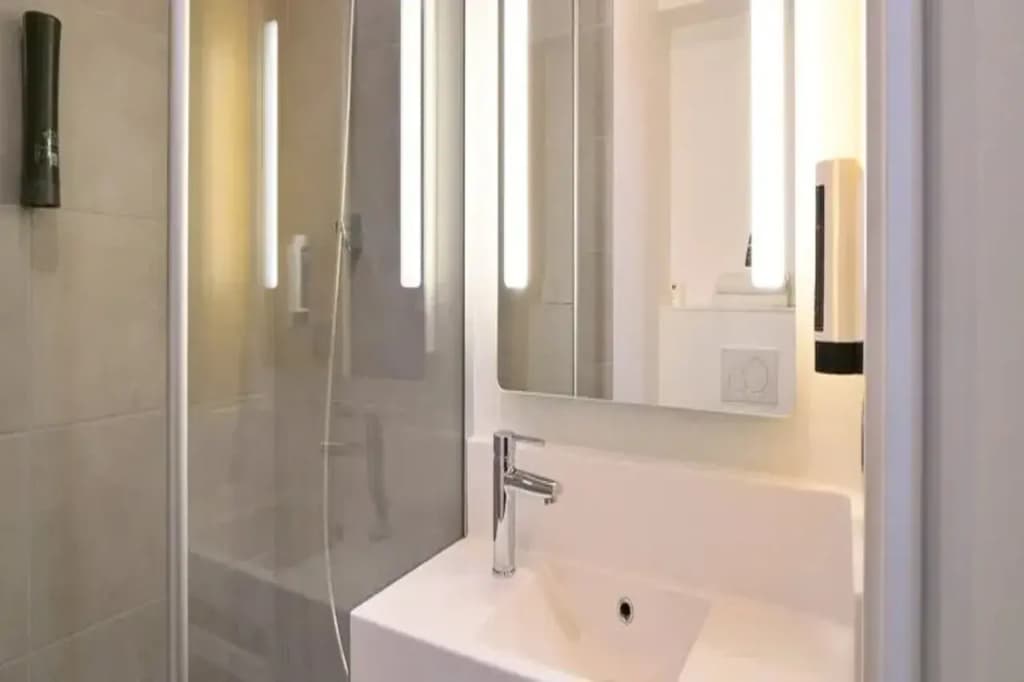 B&B HOTEL Dreux Nord - Miniature 8
