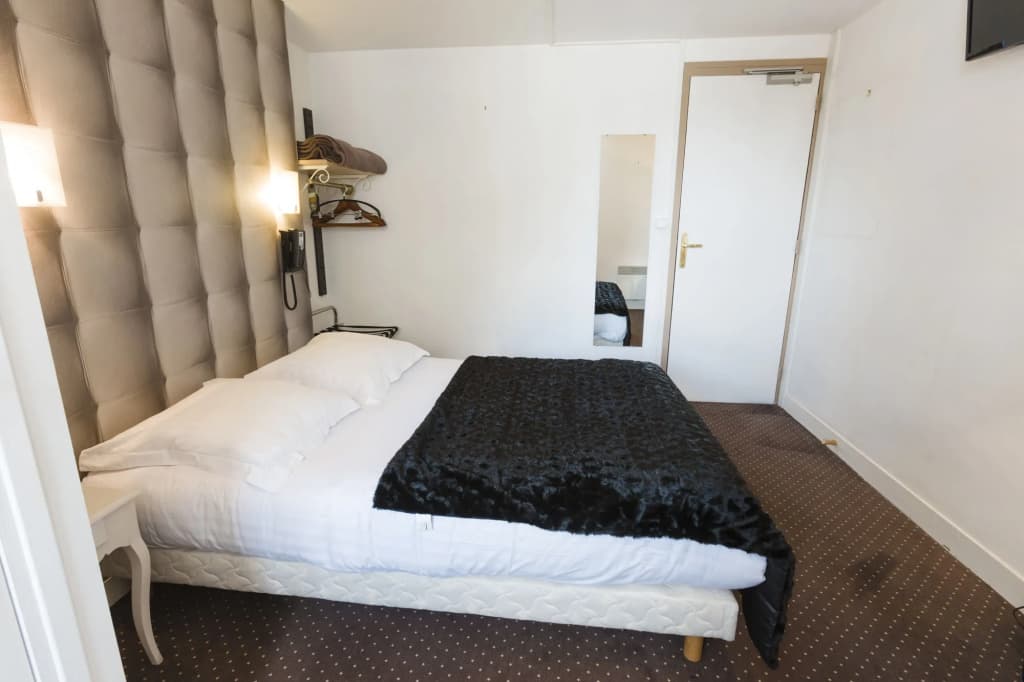 Hôtel Le Saint Louis - Photo 2