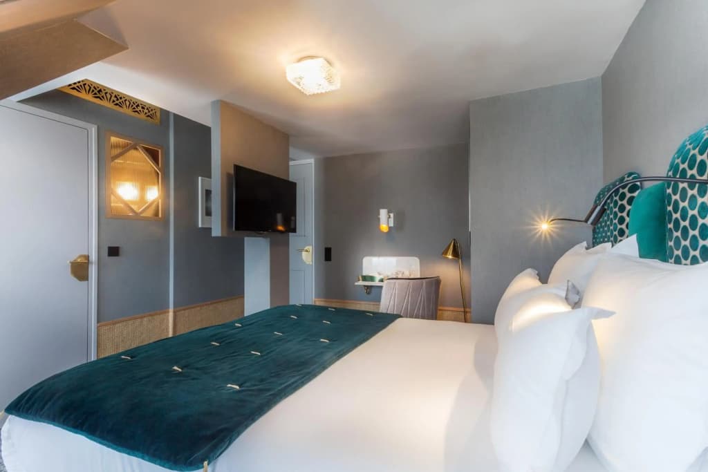 Handsome Hotel - Photo 5
