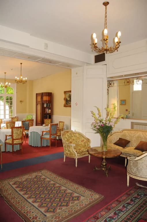 Hotel Memorial - Photo 2