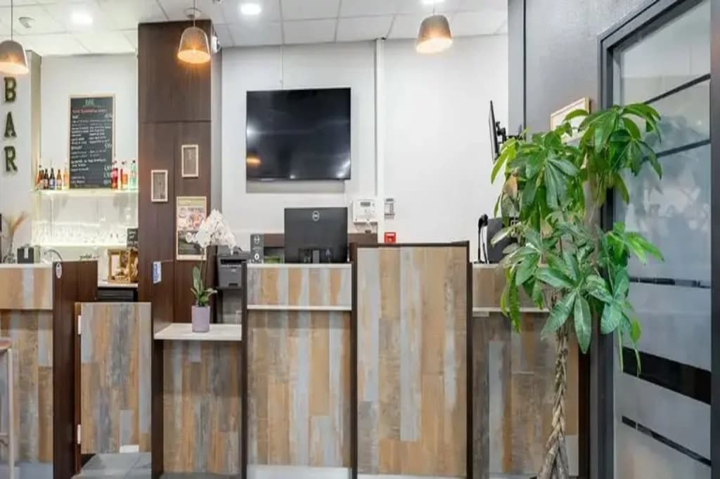 B&B HOTEL Maubeuge Louvroil - Photo 2