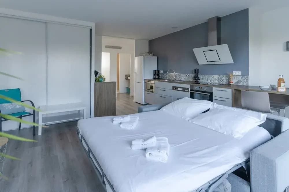 Apartment in Ploudalmezeau Near Treompan Beach - Photo 2