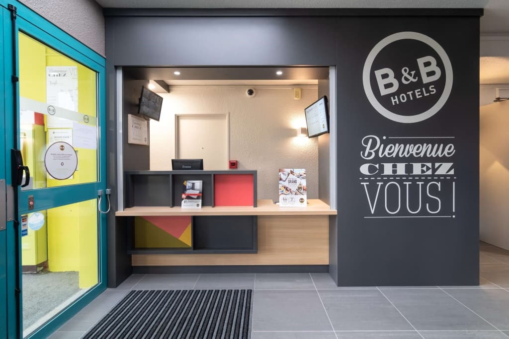 B&B HOTEL Châteauroux Aéroport - Photo 1