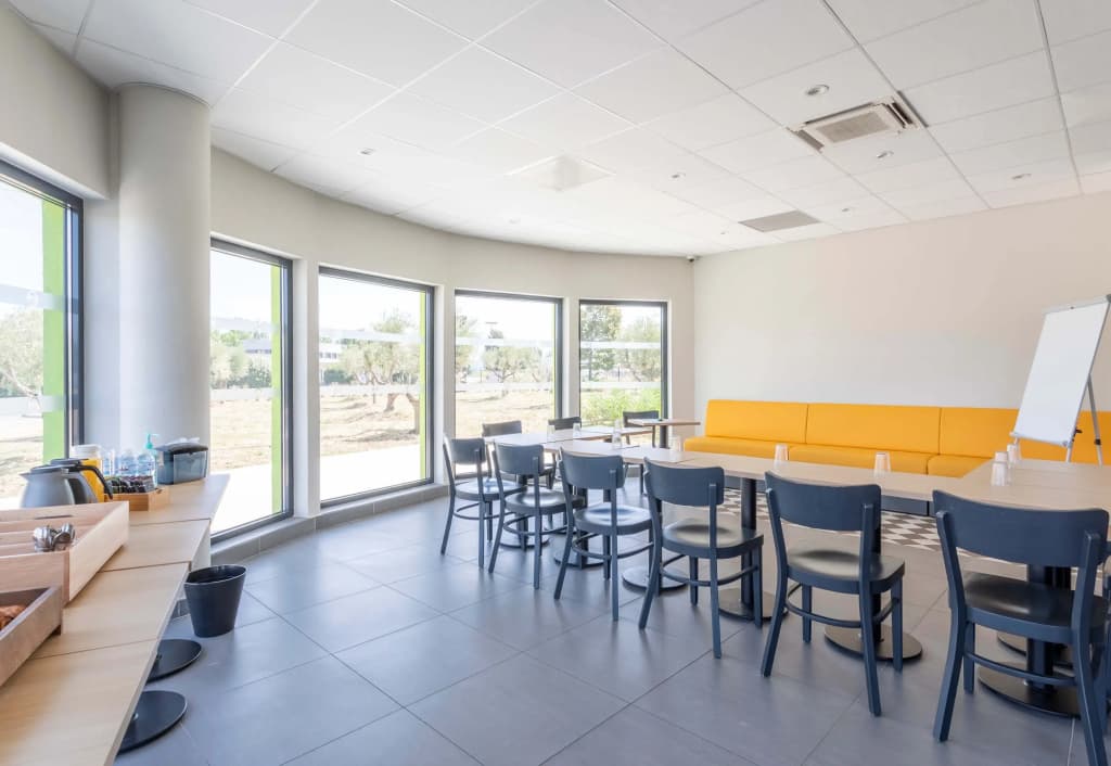 B&B HOTEL Saint-Martin-de-Crau Alpilles Camargue - Miniature 7