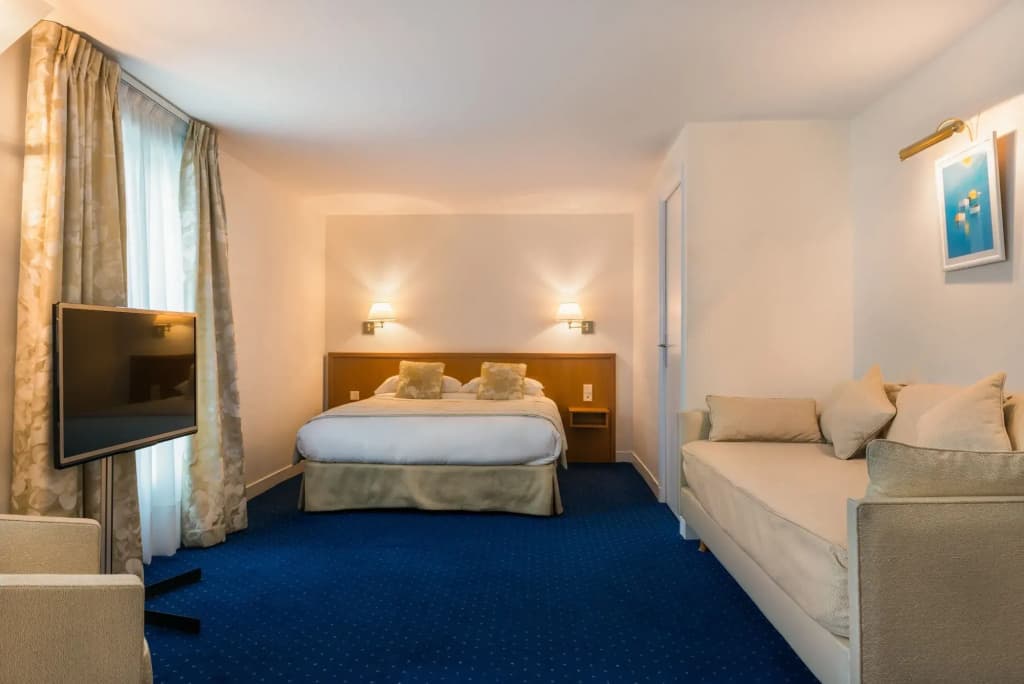 Atlantic Hotel - Photo 4
