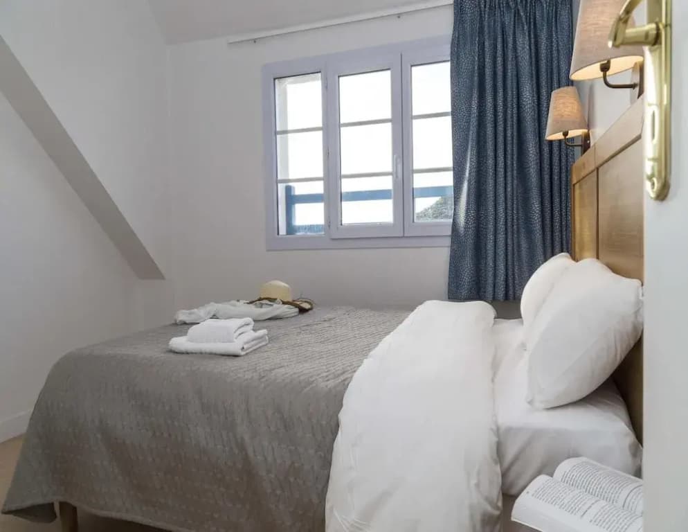Apartment in Tregastel Near the Beach - Photo 2