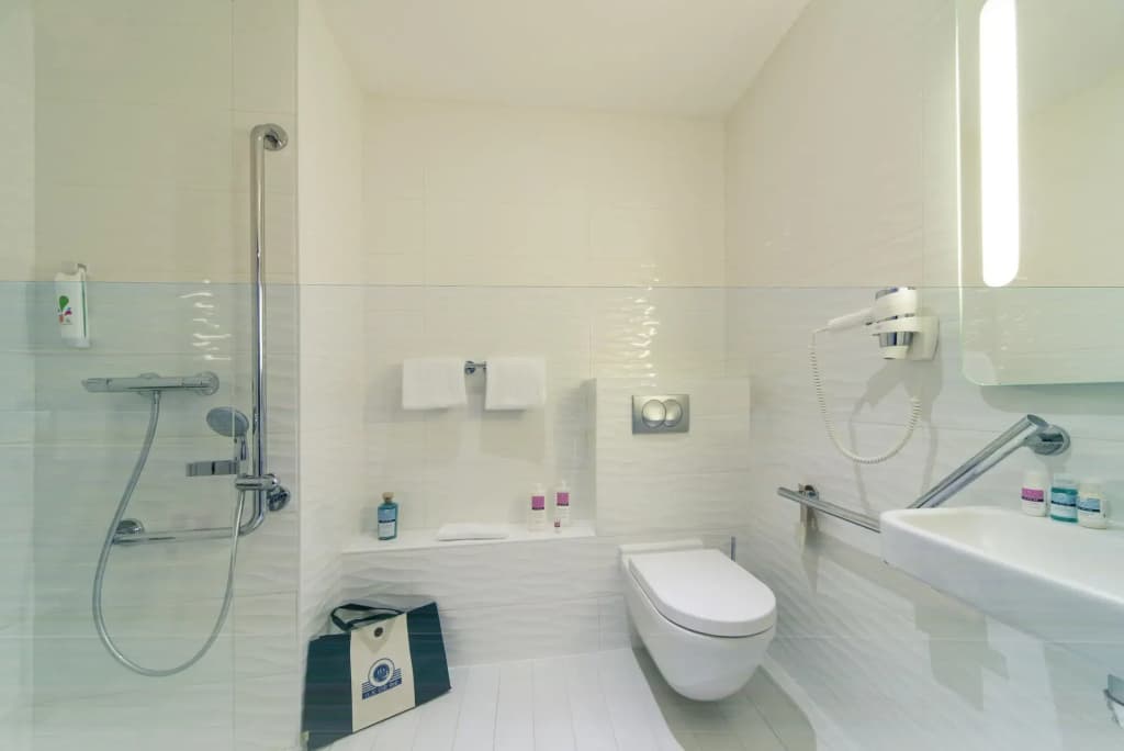 ibis Styles La Rochelle Centre Vieux Port - Miniature 8