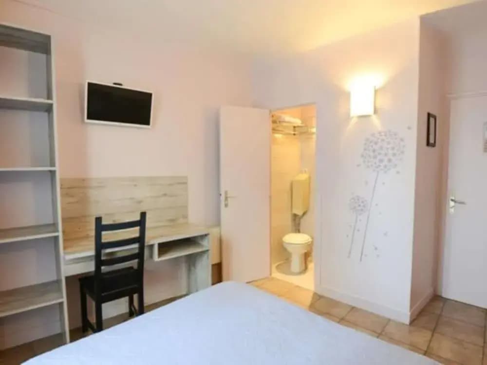 Alliance Hotel Paris - Photo 2