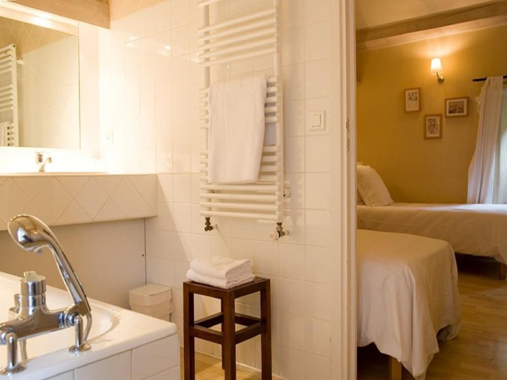 Hotel La Bougnate - Miniature 8