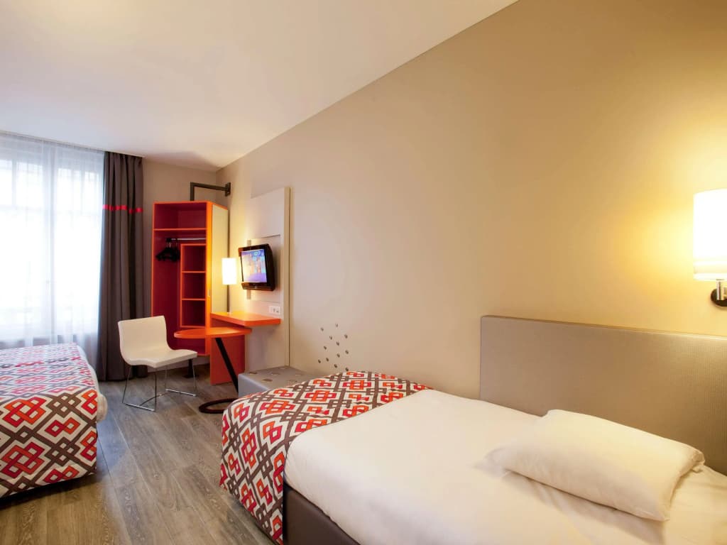 ibis Styles Dijon Central - Photo 2
