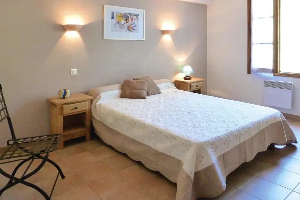 Menerbes Home With Private Pool - Photo 2
