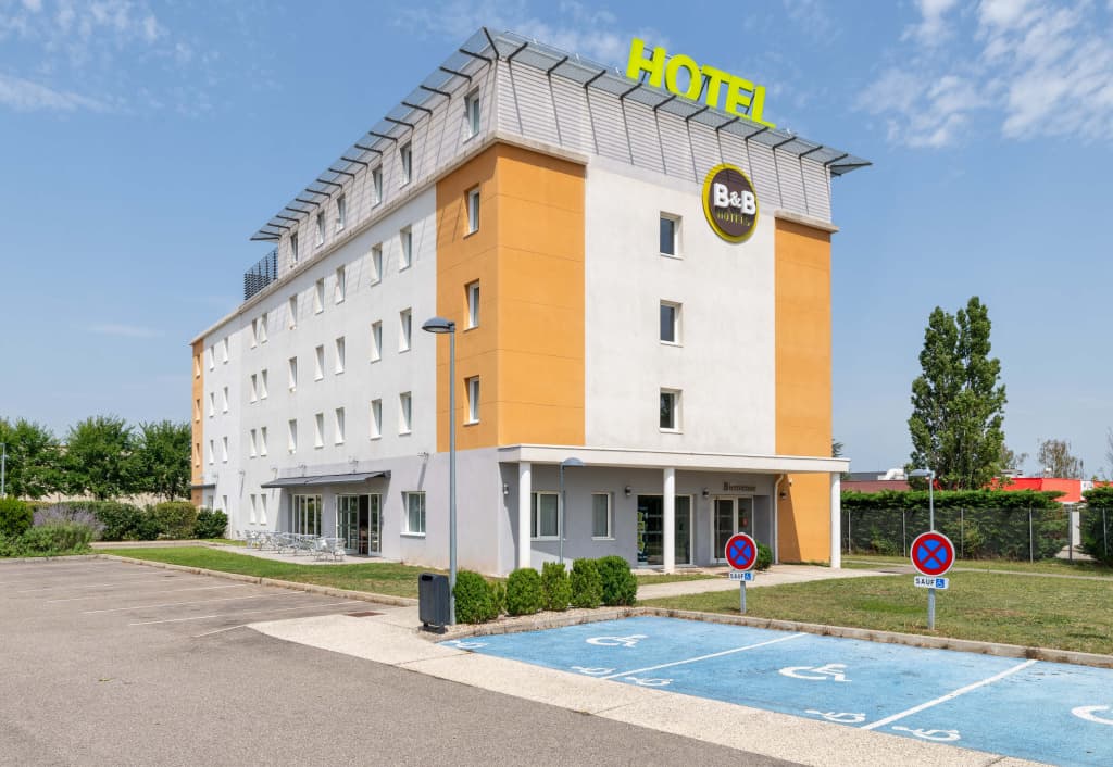B&B HOTEL Lyon Eurexpo Chassieu - Photo 1