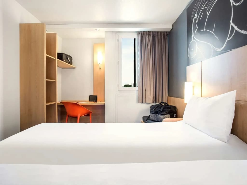 ibis Saint-Denis Stade Ouest - Photo 2