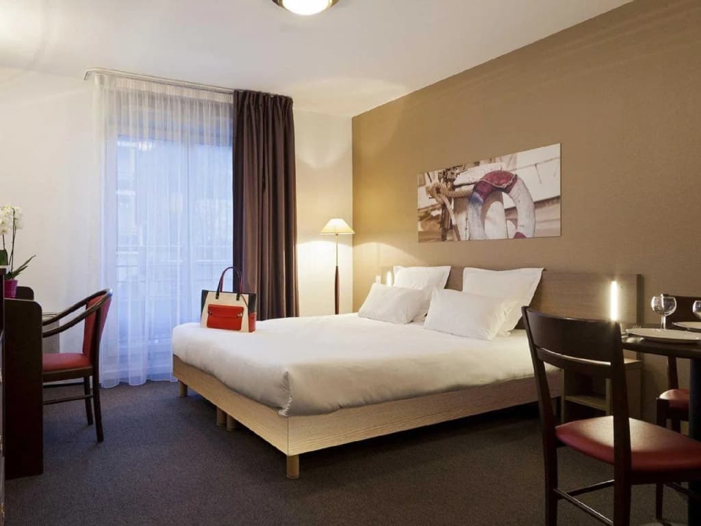 Comfort Suites Port-Marly Paris Ouest - Miniature 4