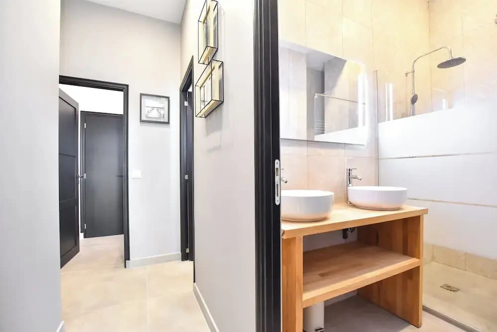 Quiet Apartment - 3br/8p - Nation - Miniature 6