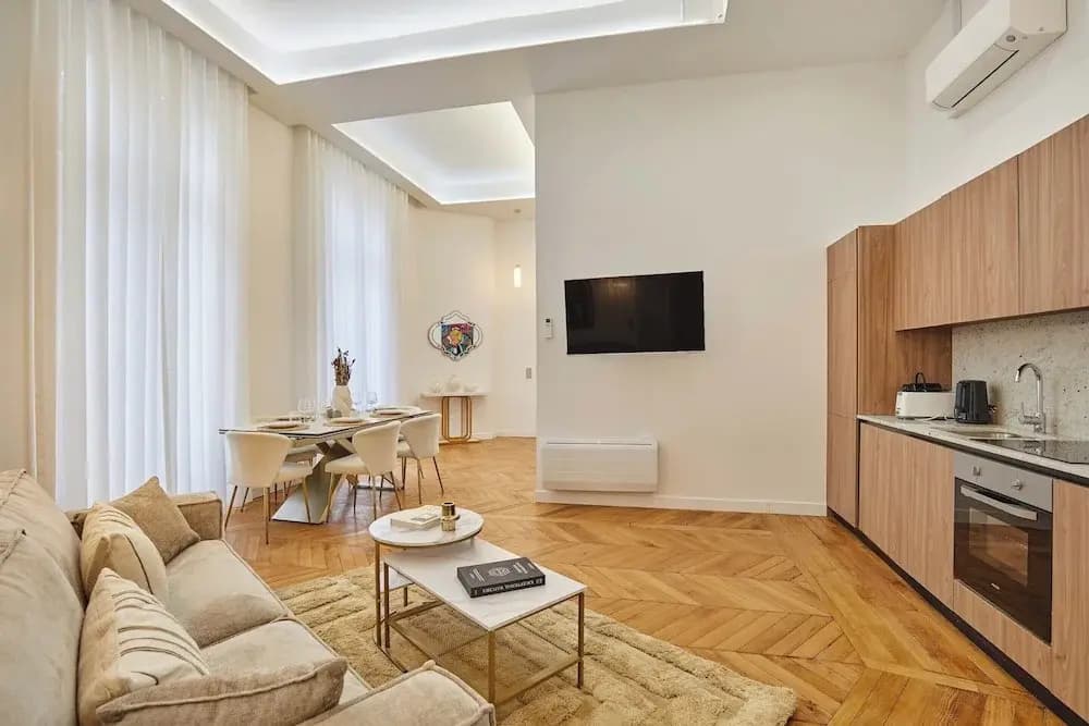 Saint Honore Luxury Apartment With AC - Miniature 6