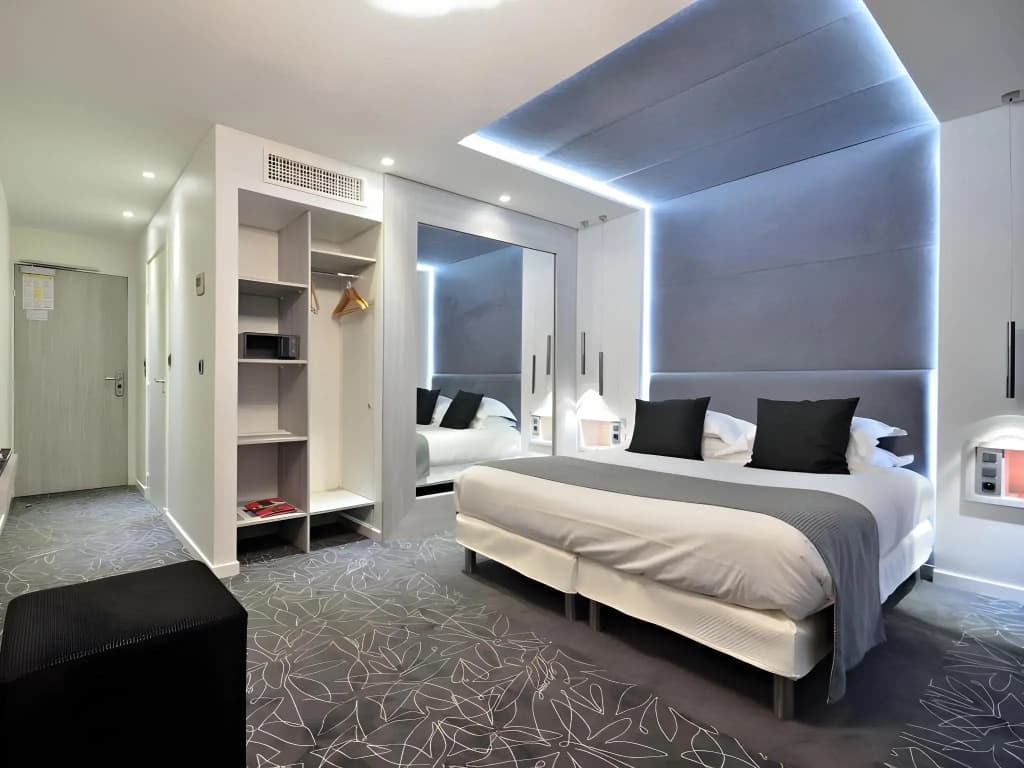 Hotel Cezanne - Photo 5