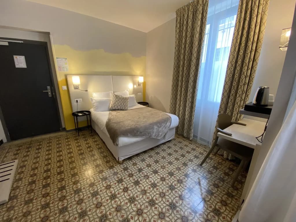 Majestic Hotel - Photo 3