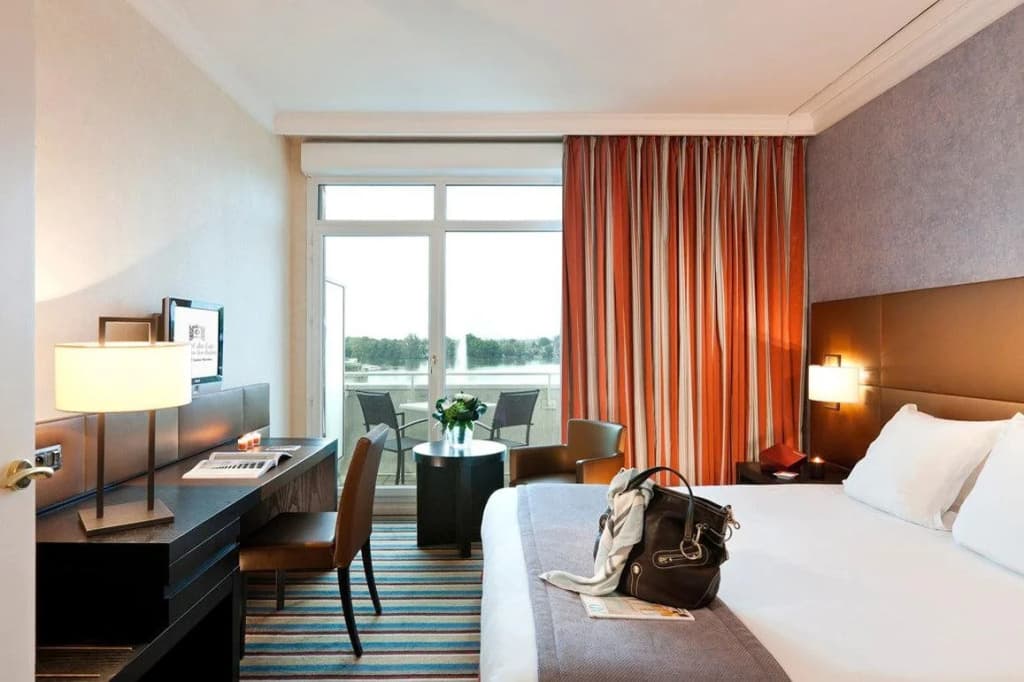 Hôtel Barrière l'Hôtel du Lac - Photo 3