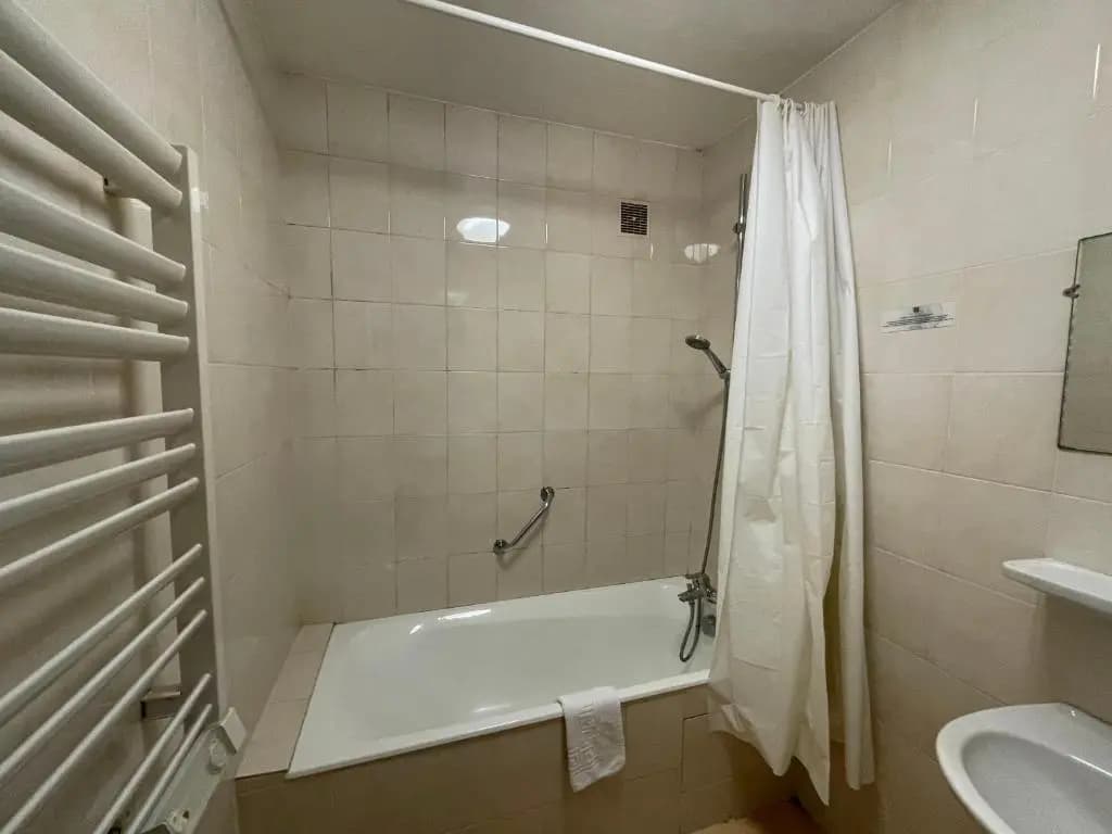 Hotel Les Chenes - Miniature 8