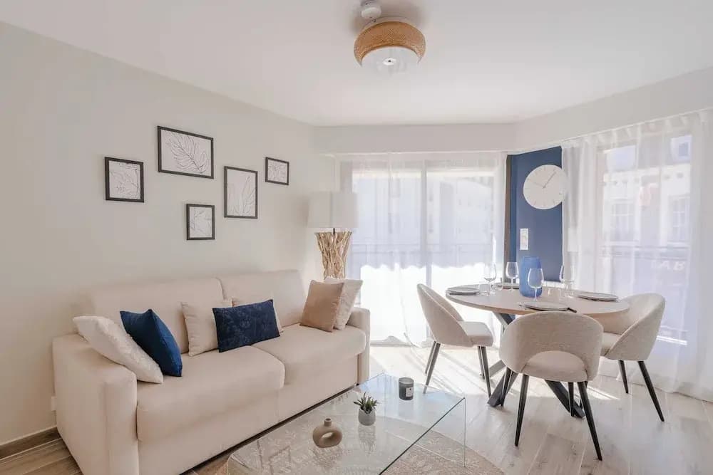 Luxurious Apartment With Parking Place Morny - Miniature 6