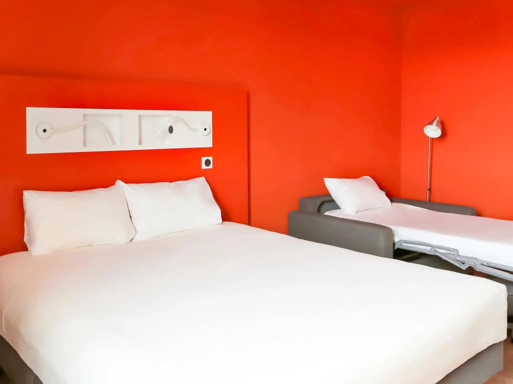 ibis budget Beauvais Aeroport - Photo 2