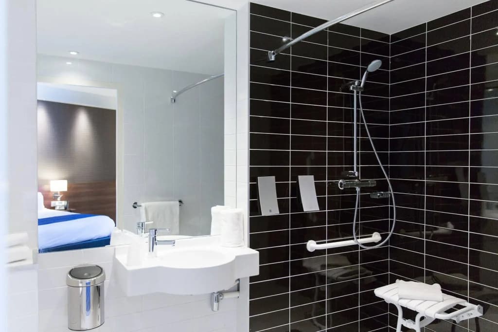 Holiday Inn Express Toulon - Est by IHG - Miniature 8