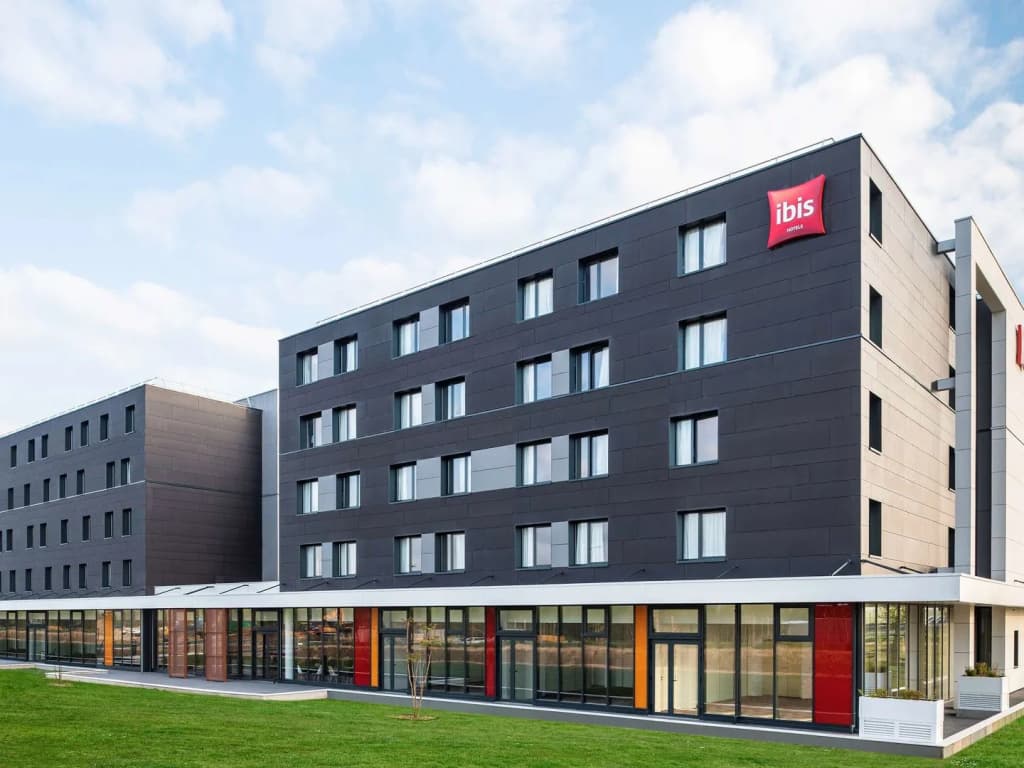 ibis Gonesse Le Bourget - Photo 1