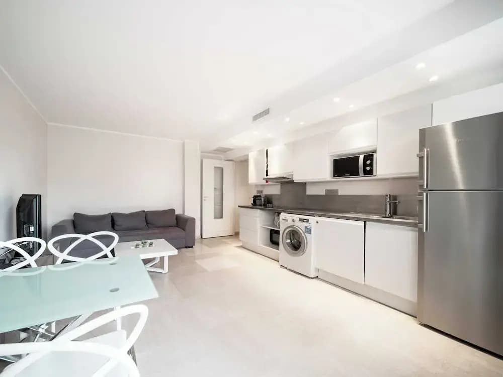 Magnificent Apartment in the Center of Cannes - Miniature 8