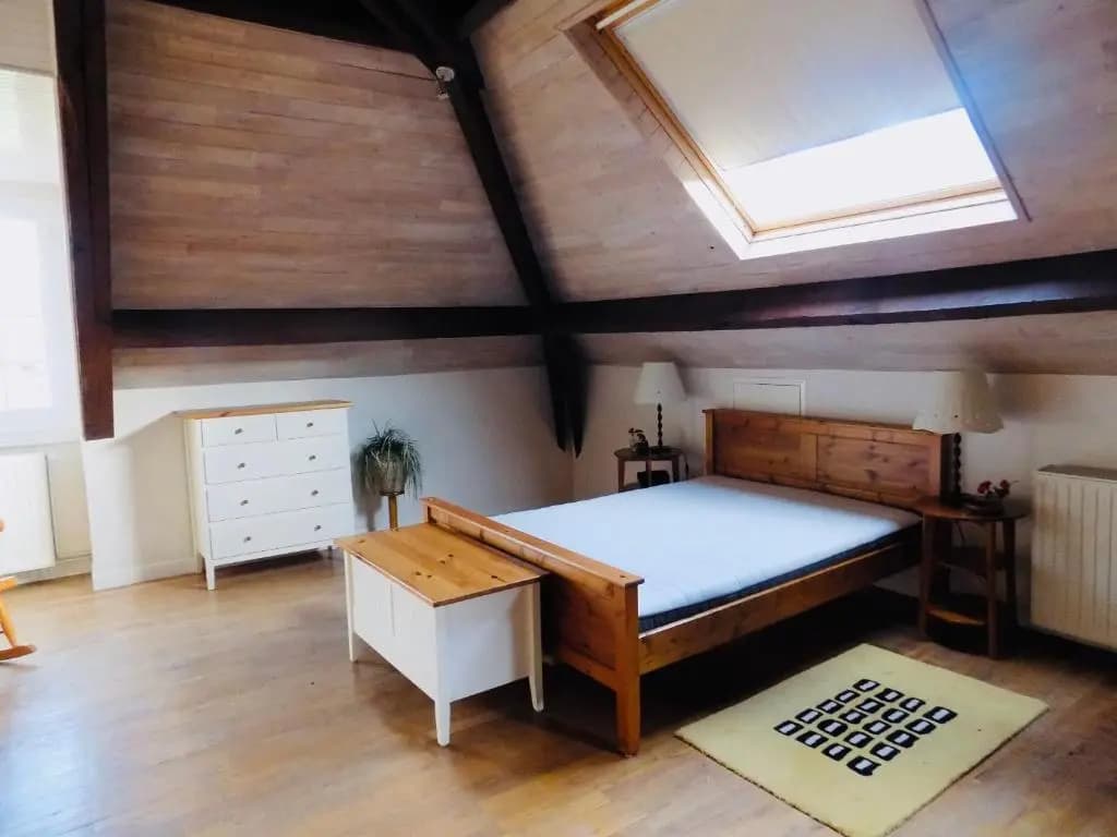 Charming Country Estate - Miniature 4